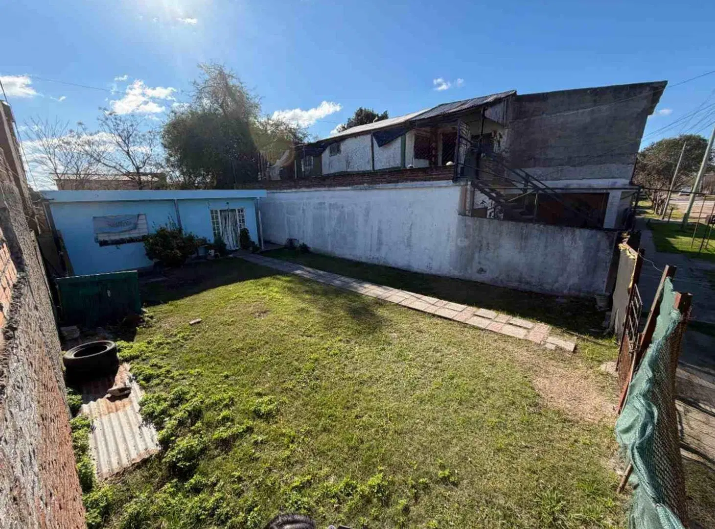 VENTA TERRENO C/CASA A REFACCIONAR RAFAEL CALZADA 5