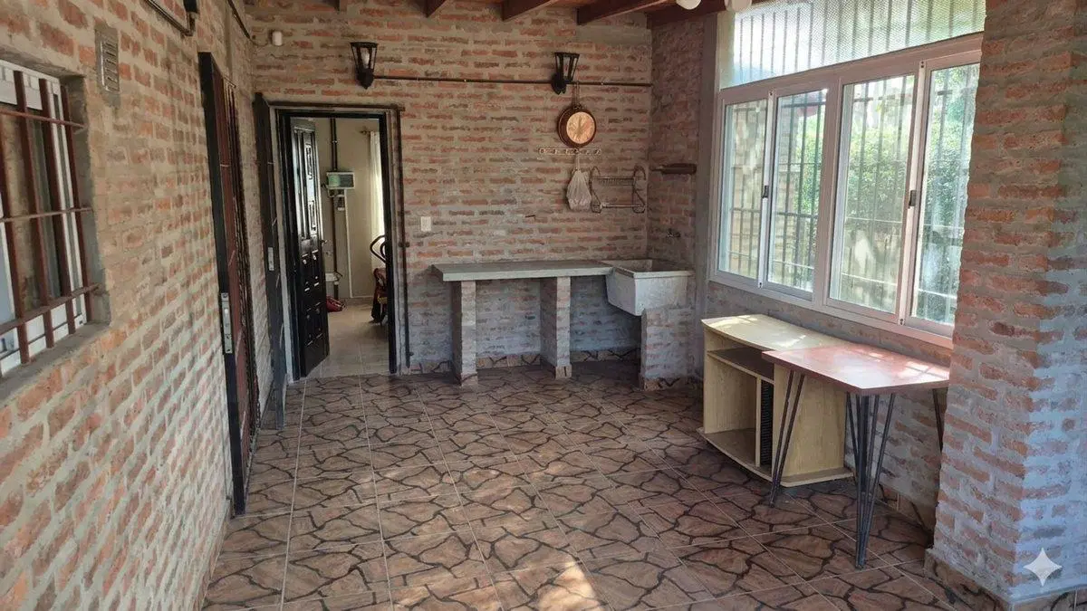 VENTA CASA QUINTA EN EZEIZA -AMPLIO LOTE Y QUINCHO 8