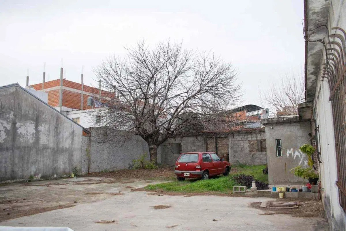CASA A RECICLAR -LOTE PROPIO 600 M2  -VILLA CELINA 8