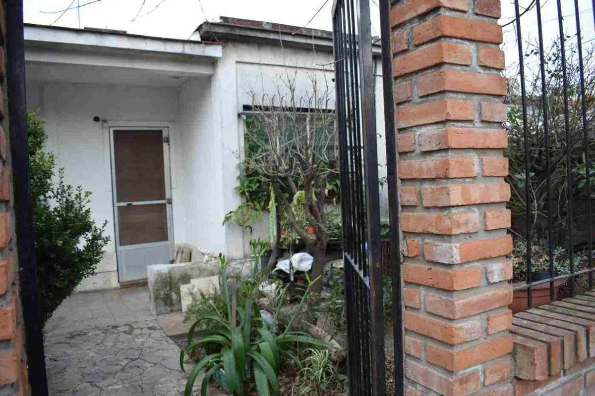 CASA A RECICLAR -LOTE PROPIO 600 M2  -VILLA CELINA 4