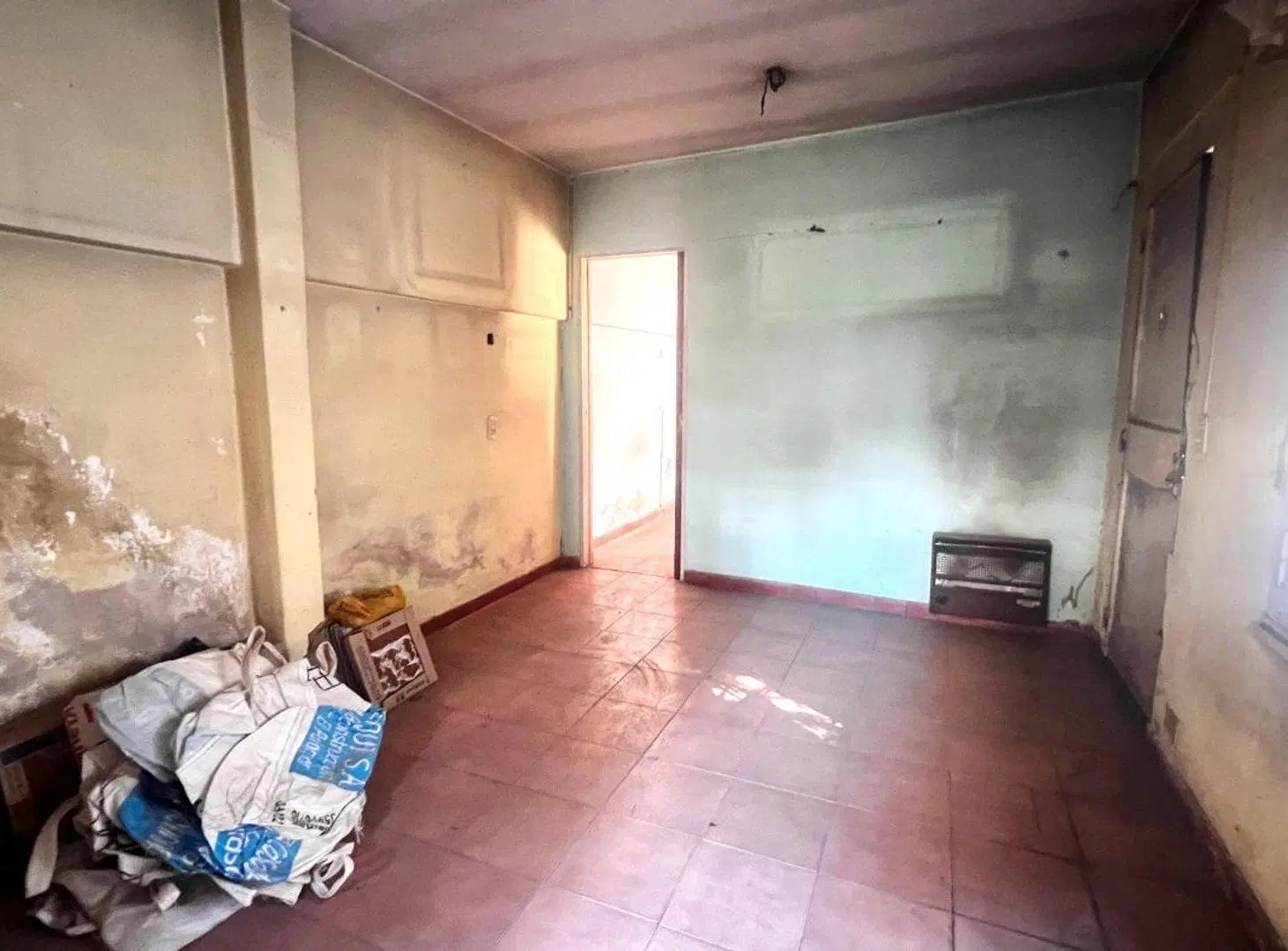 Venta Casa multifliar. a refaccionar en El Palomar 4