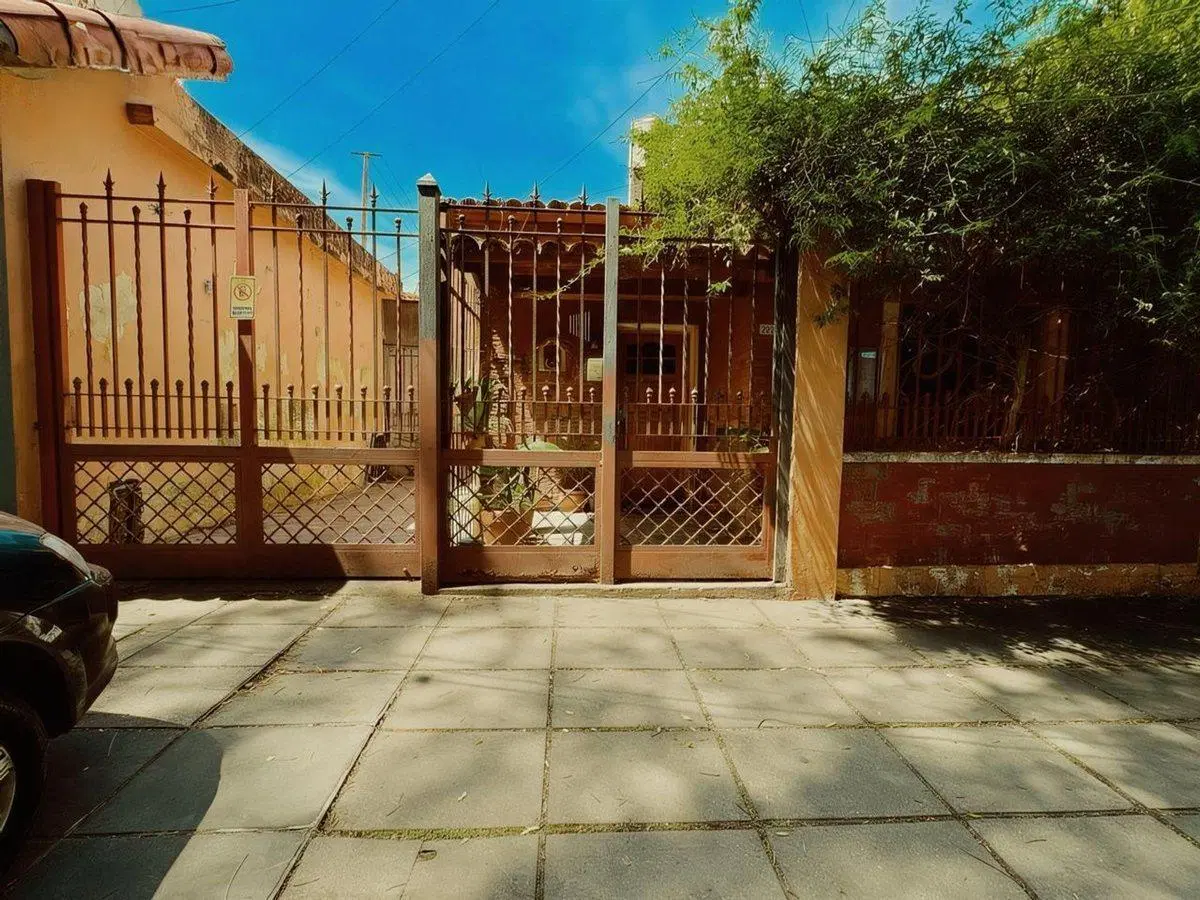 Venta PH tipo casa 4 amb-Luis Guillon 2