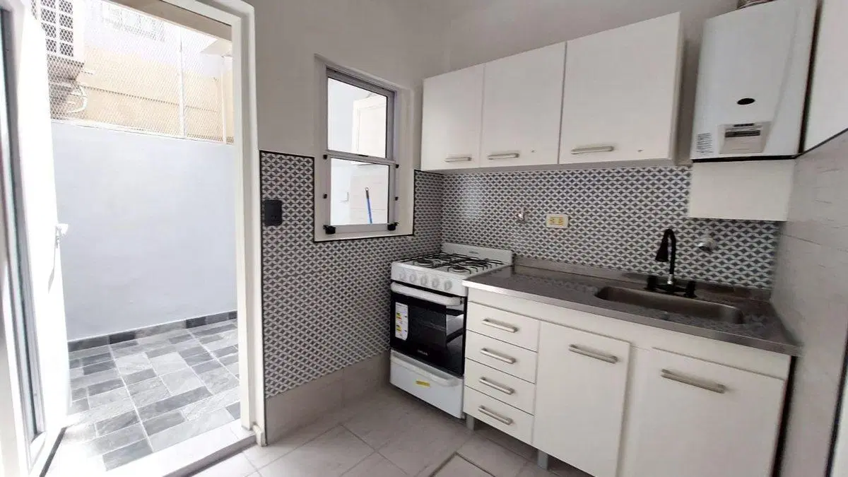 ALQUILER PH TIPO CASA 3 AMBIENTES C PATIO FLORESTA 4