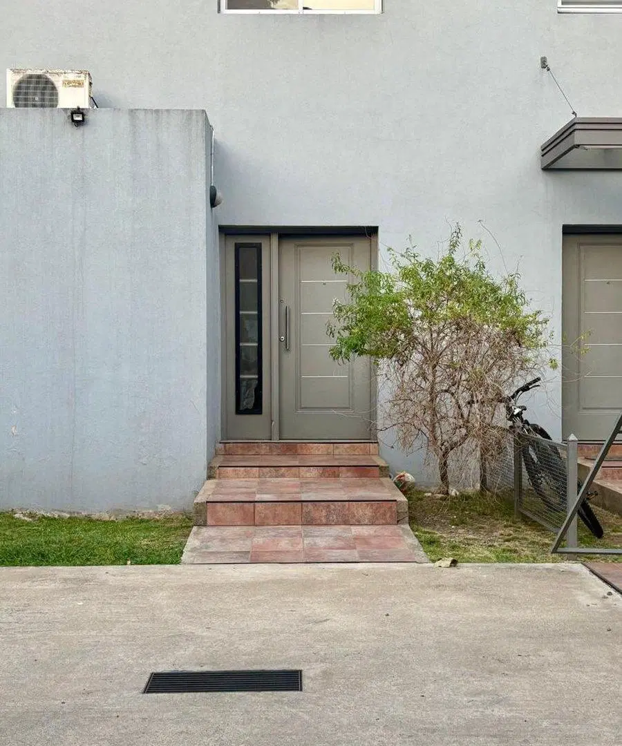 Venta duplex c/jardin privado Adrogue 5