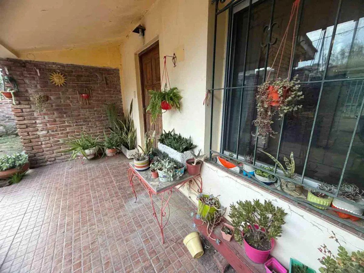 CASA EN VENTA CON GRAN LOTE EN VILLA CELINA 4