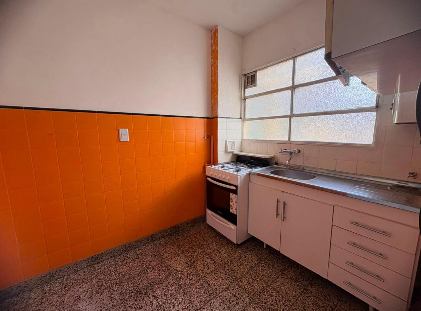 Foto de ALQUILER DOS AMBIENTES EN FLORES APTO PROFESIONAL, imagen 3