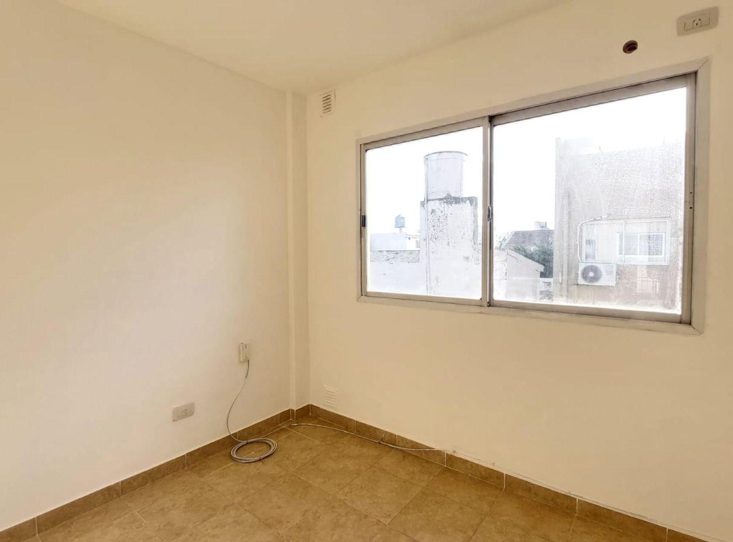 Foto de VENTA 2 AMBIENTES C/ BALCON Y TERRAZA RAMOS MEJÍA, imagen 4