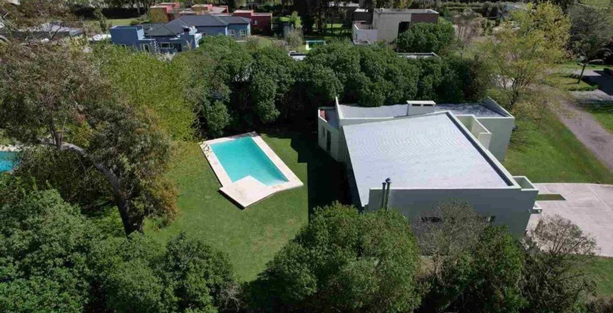 Foto de VENTA CASA CON PILETA A ESTRENAR - LA CANDIDA, imagen 3