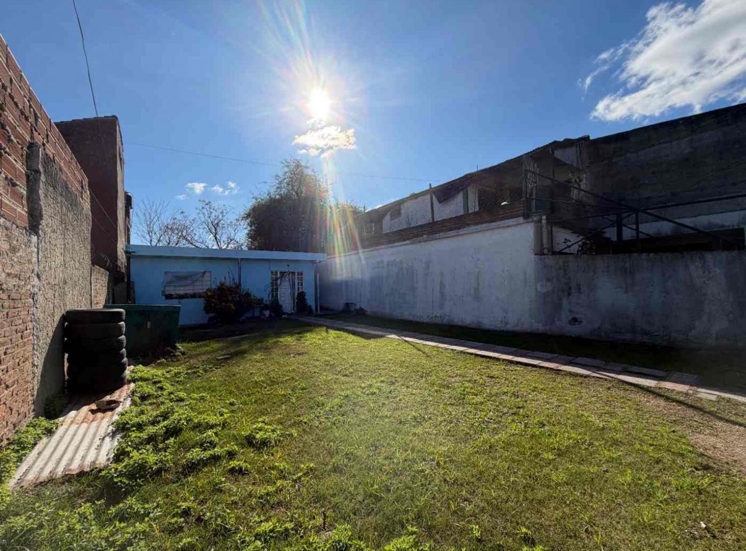 Foto de VENTA TERRENO C/CASA A REFACCIONAR RAFAEL CALZADA, imagen 5