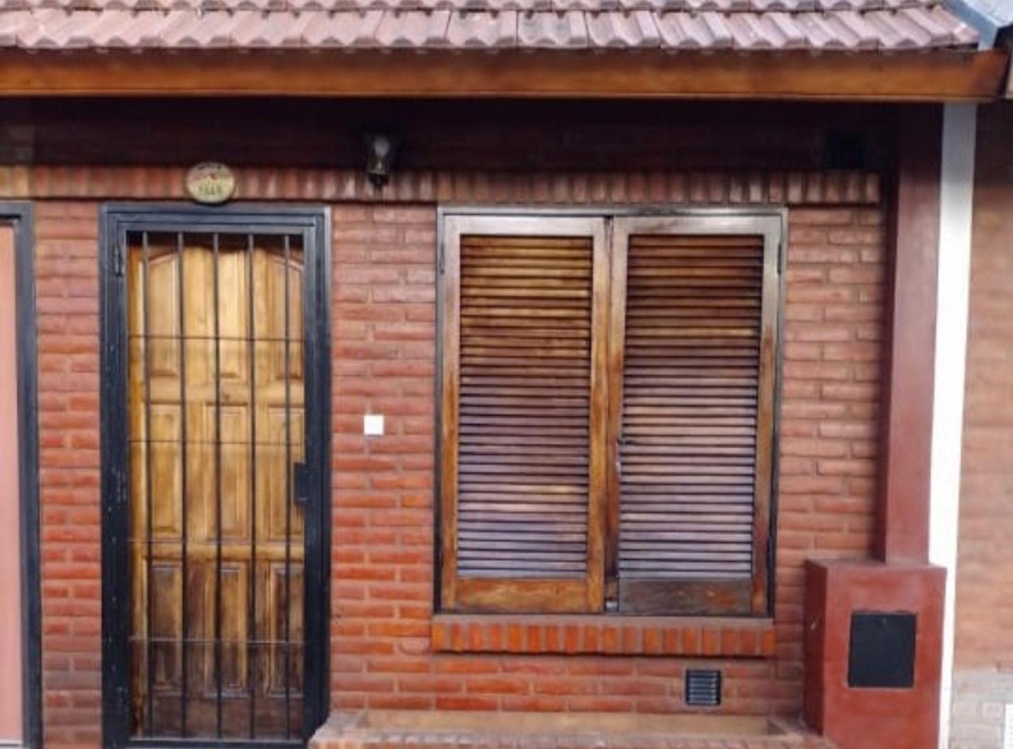 Foto de Venta Duplex 3 ambientes, Lomas del Mirador, imagen 2