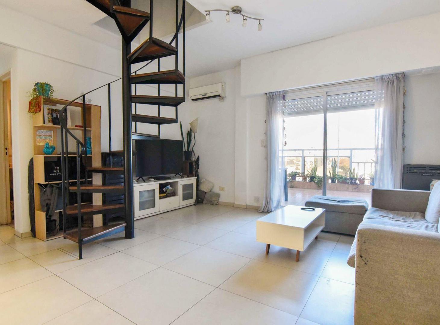 Foto de VENTA DUPLEX 4 AMB BALCÓN TERRAZA PARQUE PATRICIOS, imagen 2