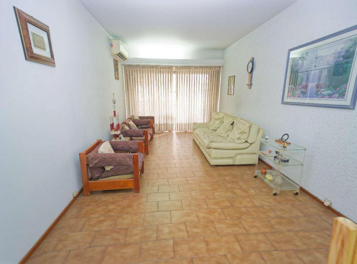 Foto de VENTA DE 4 AMBIENTES CON DEPENDENCIA CABALLITO, imagen 3