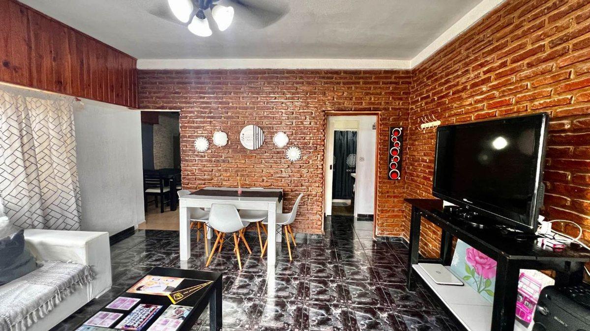 Foto de Venta Casa 3 amb. con cochera en Ituzaingo, imagen 3