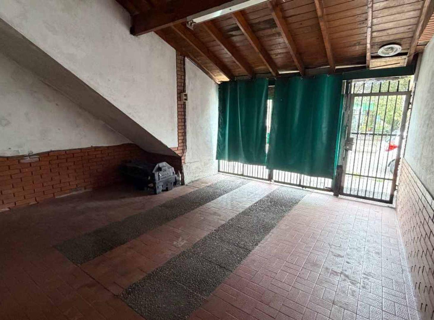 Foto de Venta PH 3 amb. con cochera y patio en Caseros, imagen 5