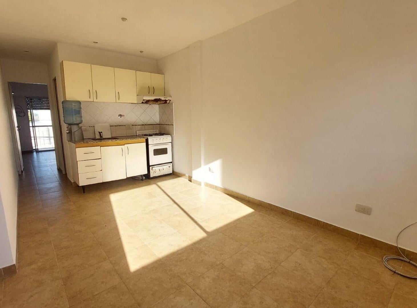 Foto de VENTA 2 AMBIENTES C/ BALCON Y TERRAZA RAMOS MEJÍA, imagen 1