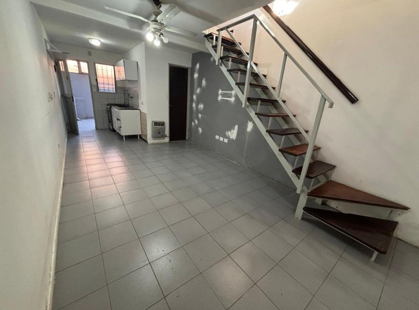 Foto de Venta Duplex 3 ambientes, Lomas del Mirador, imagen 1