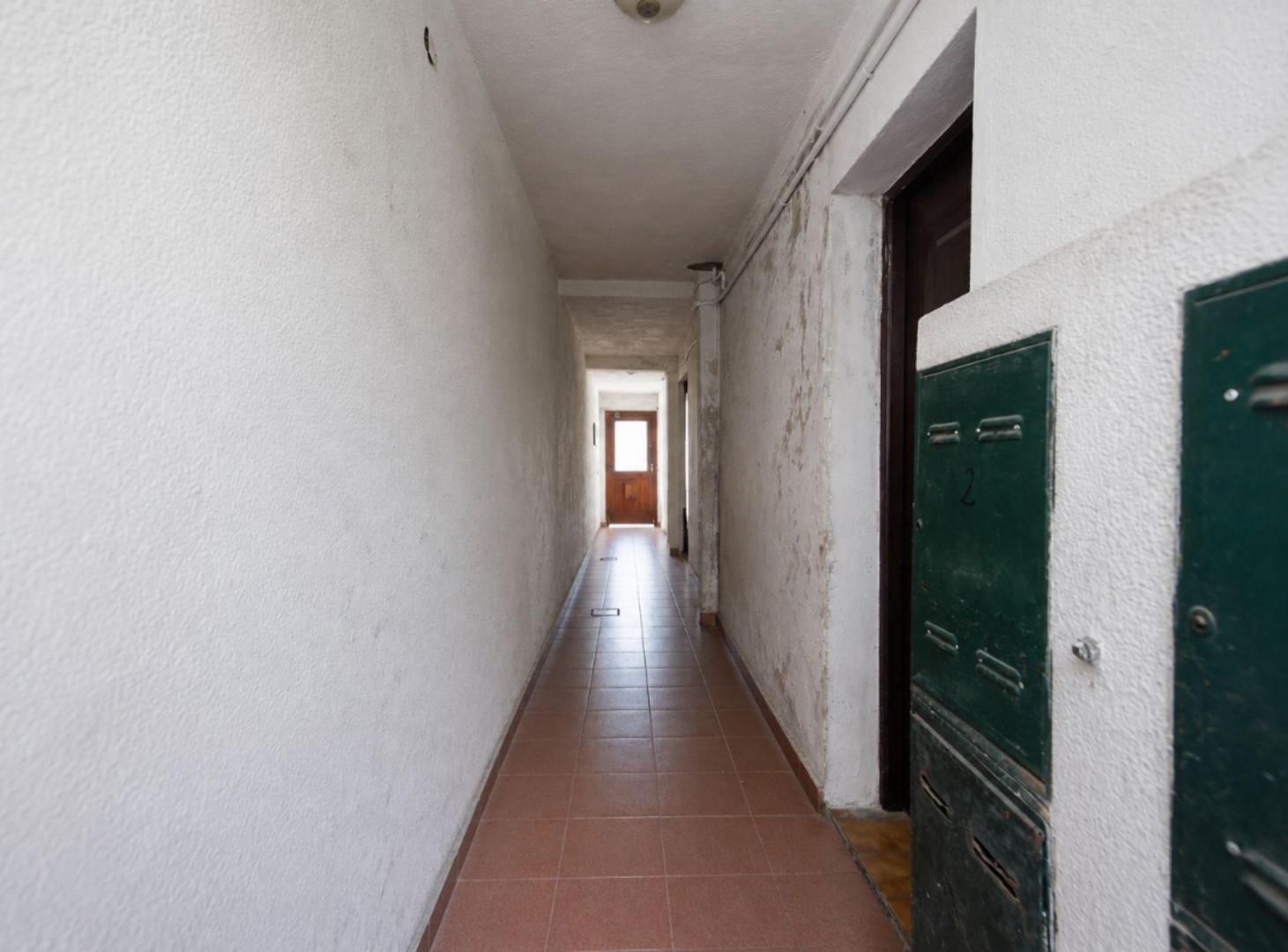 Foto de VENTA PH 2 AMBIENTES A REFACCIONAR, imagen 1