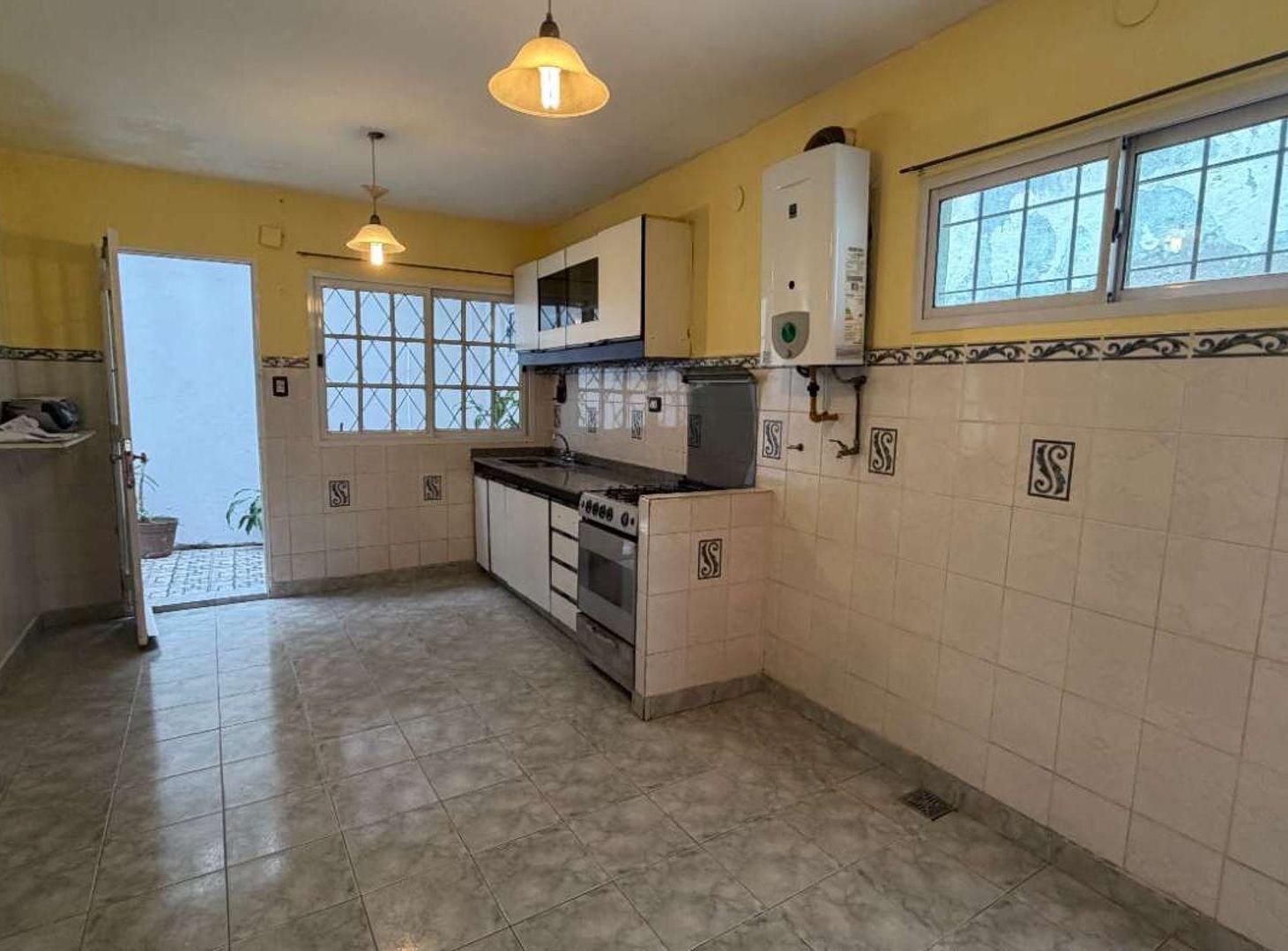Foto de ALQUILER PH 3 amb. con patio y terraza en Flores, imagen 3