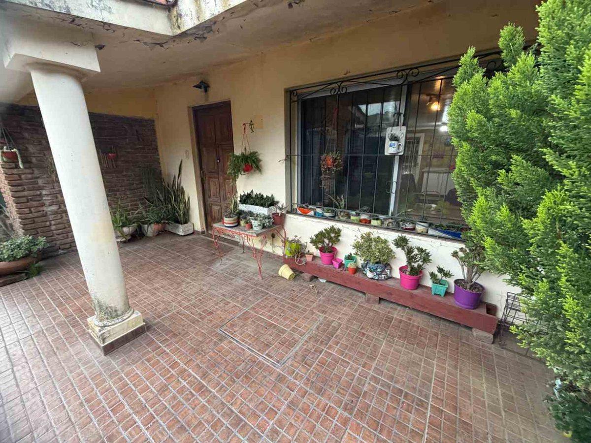 Foto de CASA EN VENTA CON GRAN LOTE EN VILLA CELINA, imagen 2