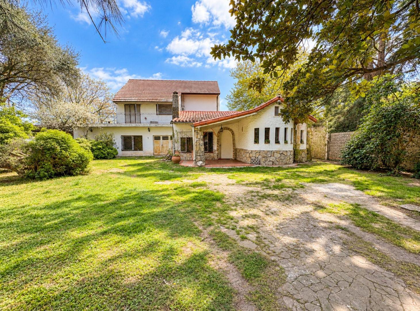 Foto de Venta Casa 6 amb s/ 2 lotes de 750 m²-Luis Guillon, imagen 2