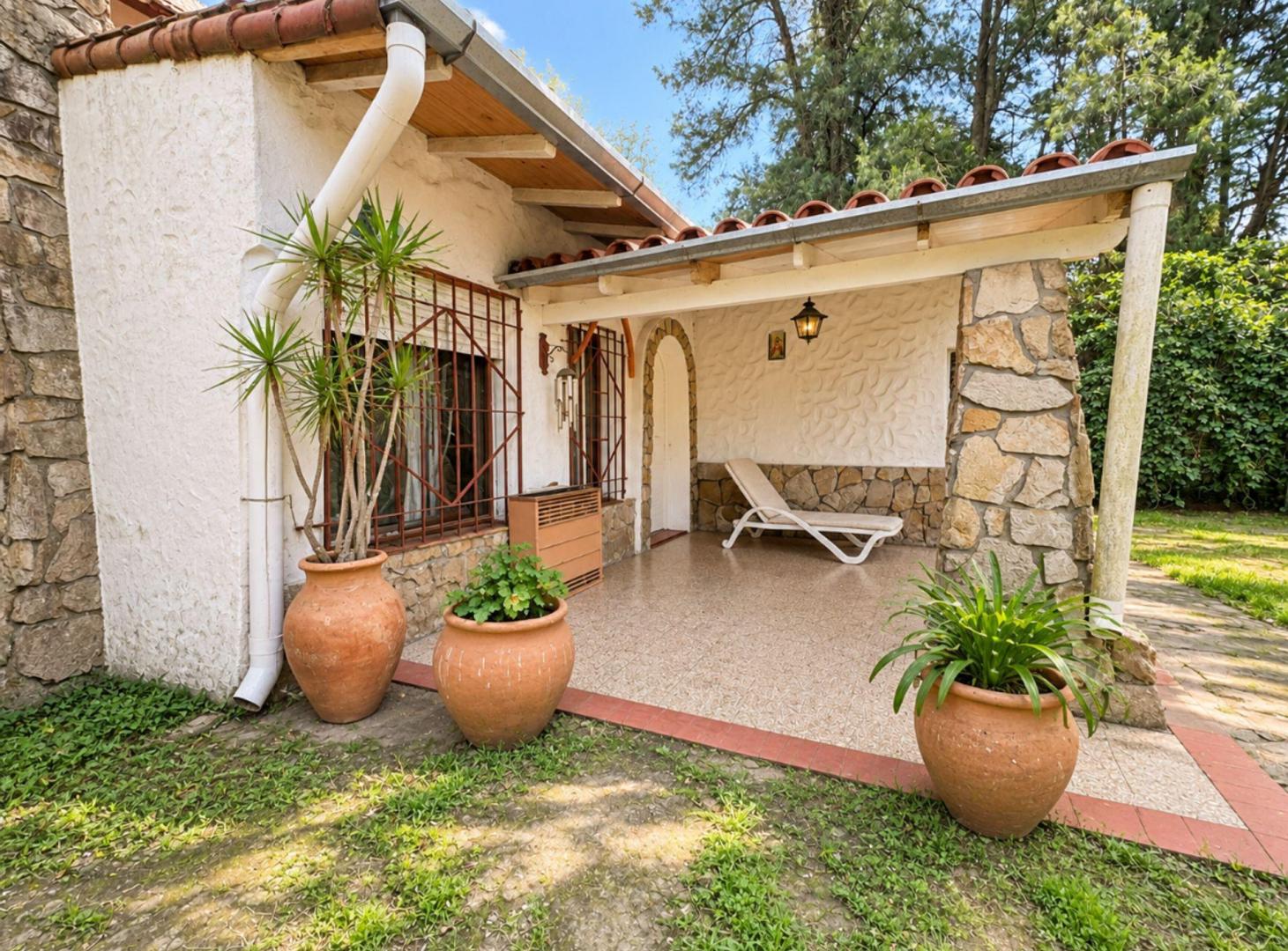 Foto de Venta Casa 6 amb s/ 2 lotes de 750 m²-Luis Guillon, imagen 1