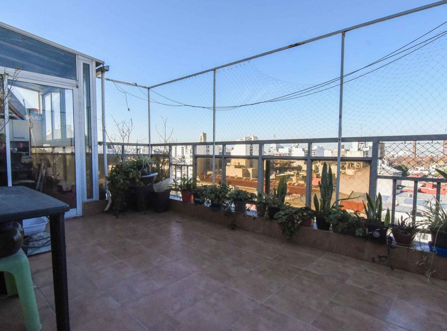 Foto de VENTA DUPLEX 4 AMB BALCÓN TERRAZA PARQUE PATRICIOS, imagen 1