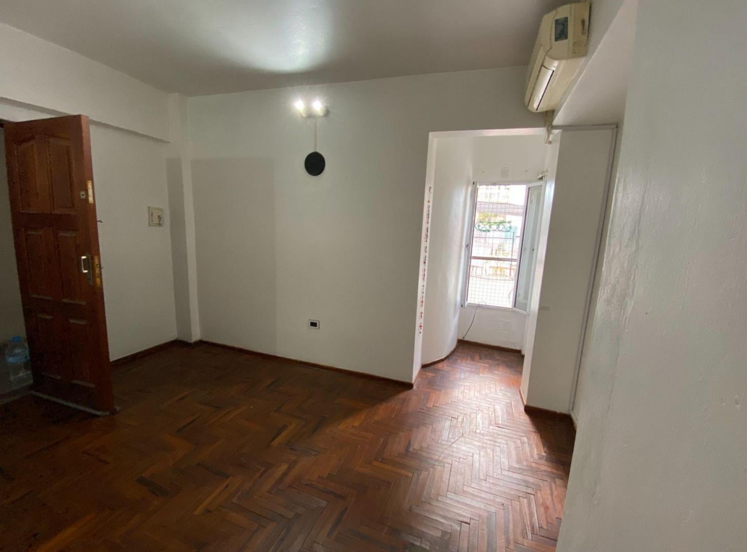 Foto de VENTA MONOAMBIENTE EN ALMAGRO BAJAS EXPENSAS, imagen 1