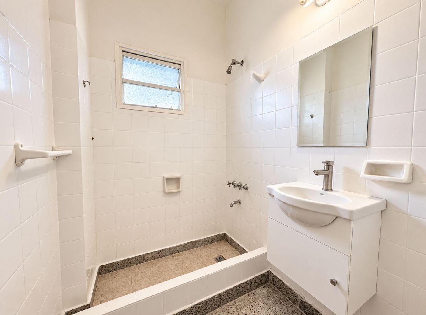Foto de ALQUILER DPTO 2 AMB RECICLADO A NUEVO VILLA RAFFO, imagen 5