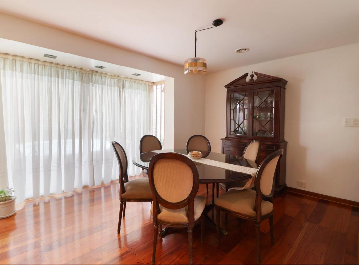 Foto de Venta casa 5 amb c/patio y terraza en Devoto, imagen 5