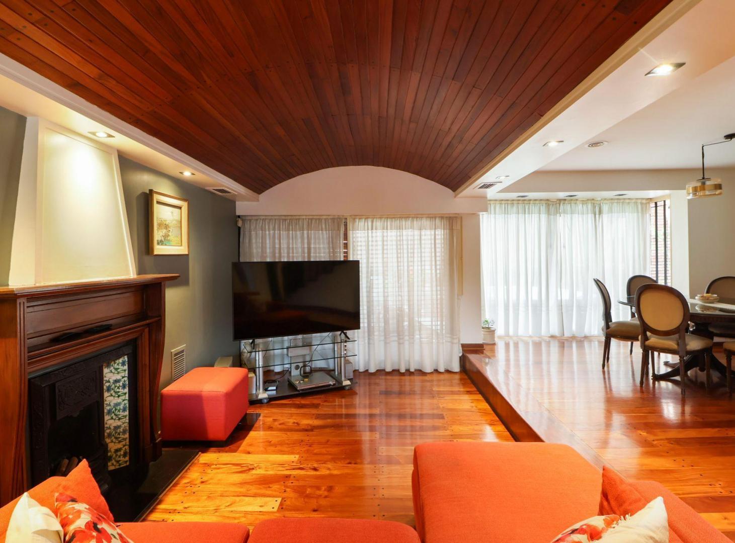 Foto de Venta casa 5 amb c/patio y terraza en Devoto, imagen 4