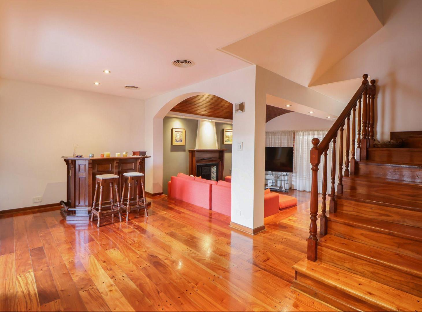 Foto de Venta casa 5 amb c/patio y terraza en Devoto, imagen 2
