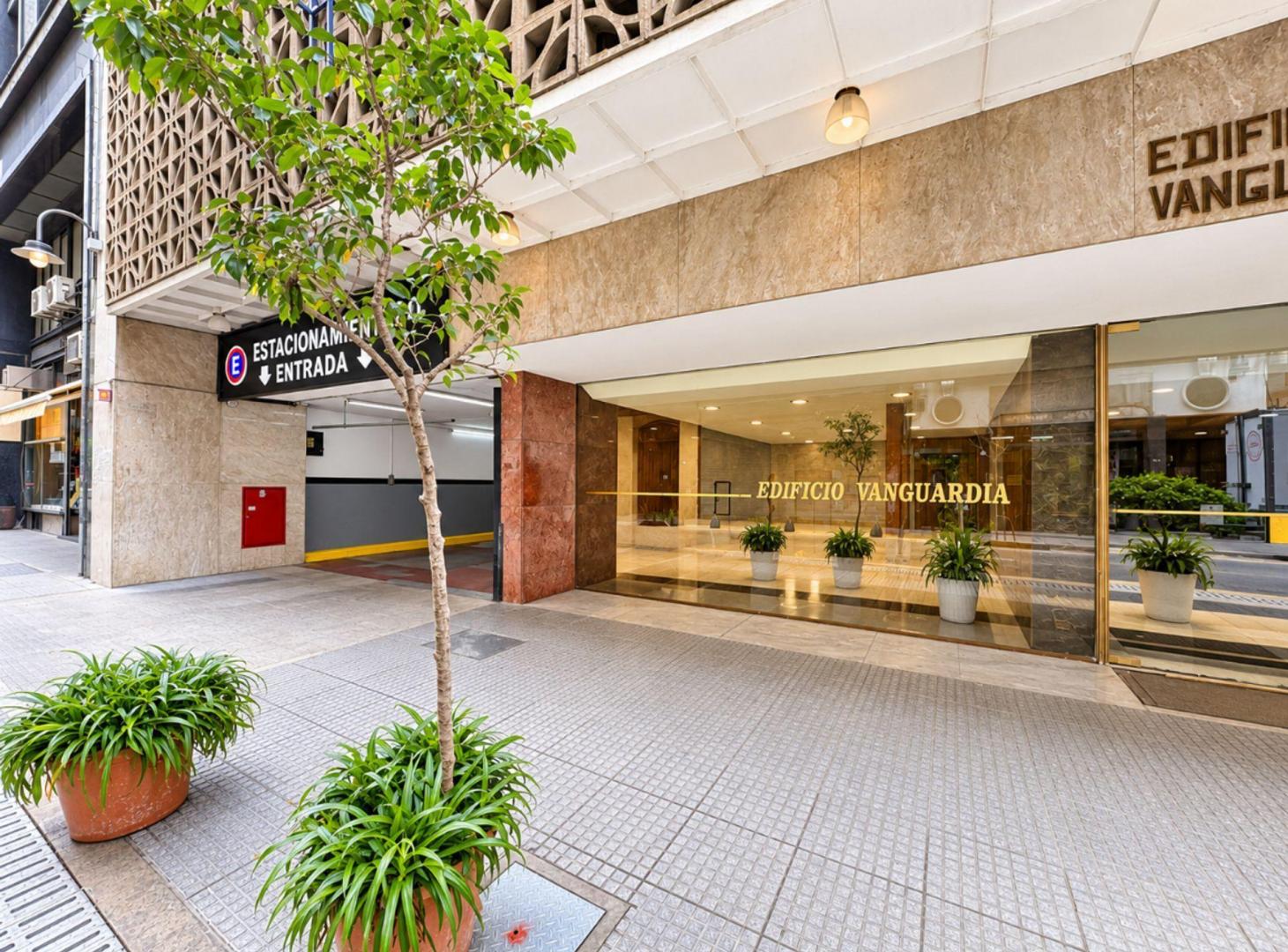 Foto de VENTA COCHERA PRIVADA - VIAMONTE 700 - MICROCENTR0, imagen 1