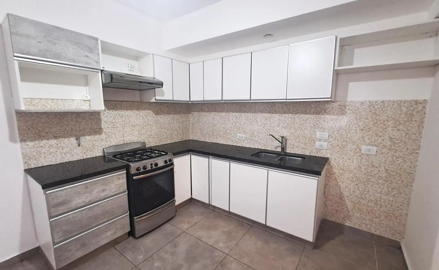 Departamento en Bahia Blanca, dos dormitorios, lavadero y cochera 3