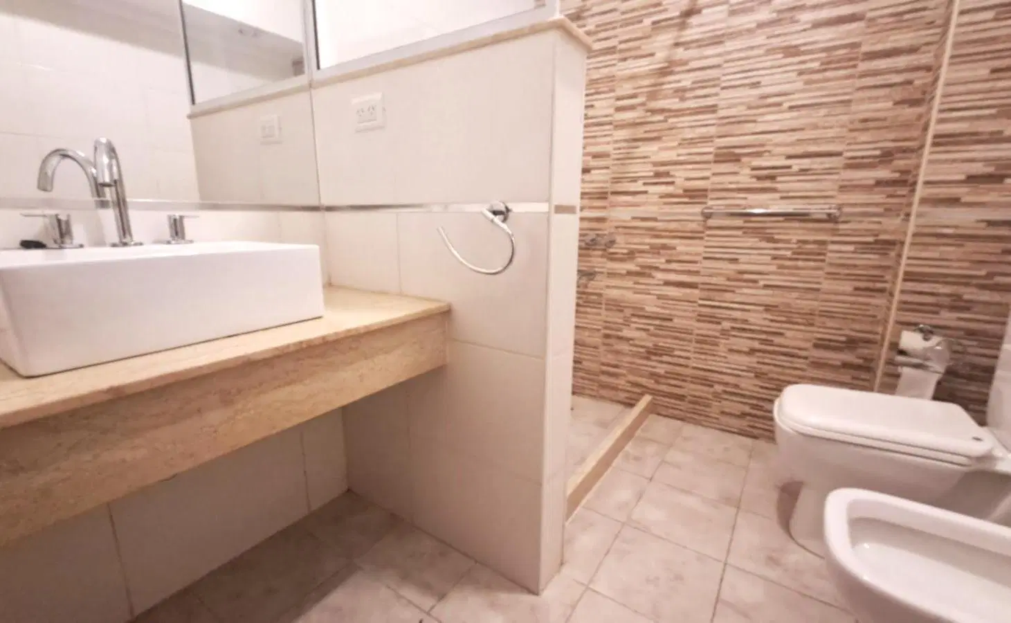 Departamento en Bahia Blanca, dos dormitorios, lavadero y cochera 8