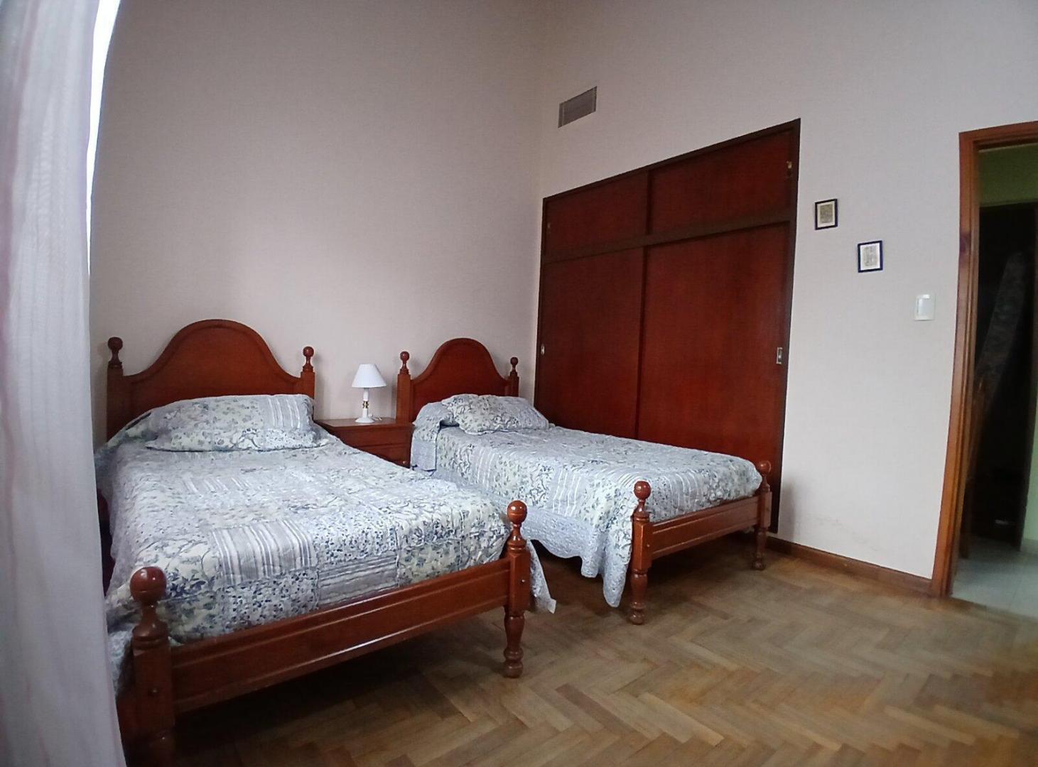 Foto de Casa 4 dormitorios con quincho y garage doble — Barrio San Martín, imagen 4