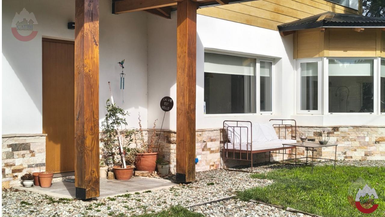Foto de Hermosa casa en PH a la VENTA en Barrio Pinar del Lago-Paseo de los, imagen 1