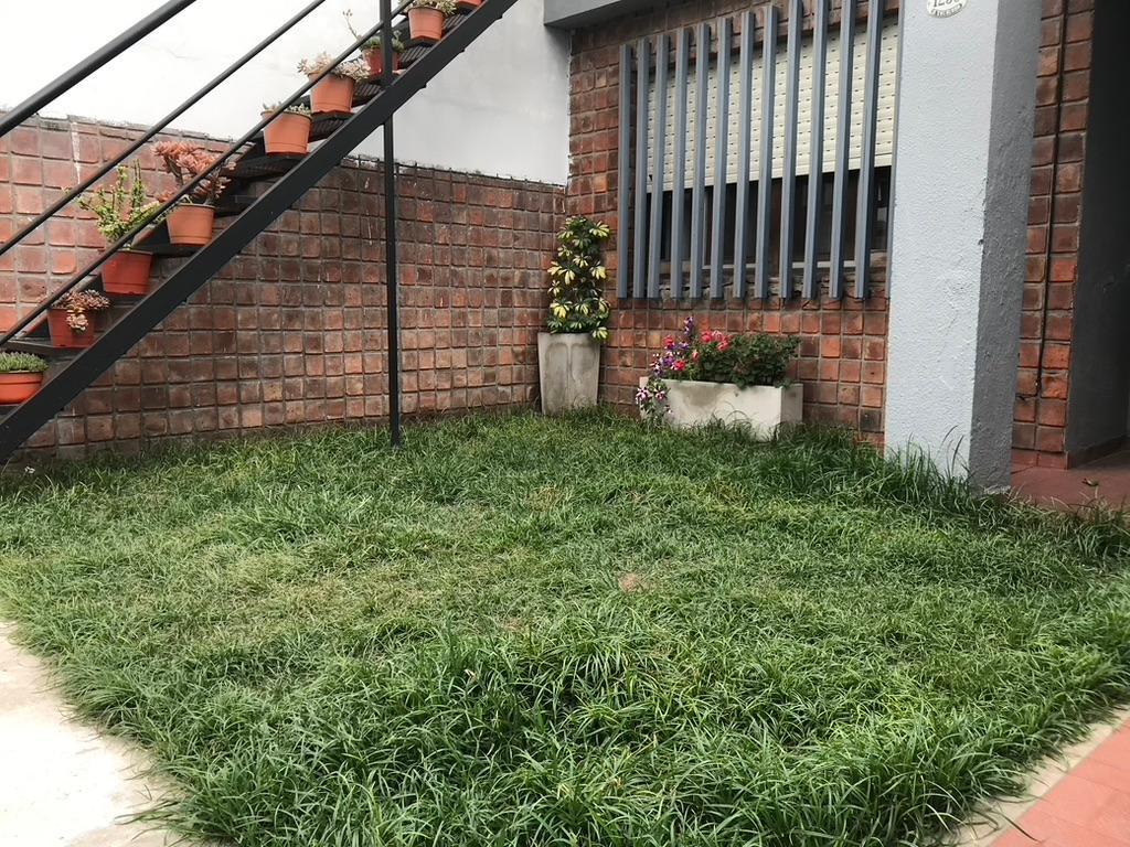 Oportunidad: Casa, Galpón y Departamento. Apta Crédito. 3