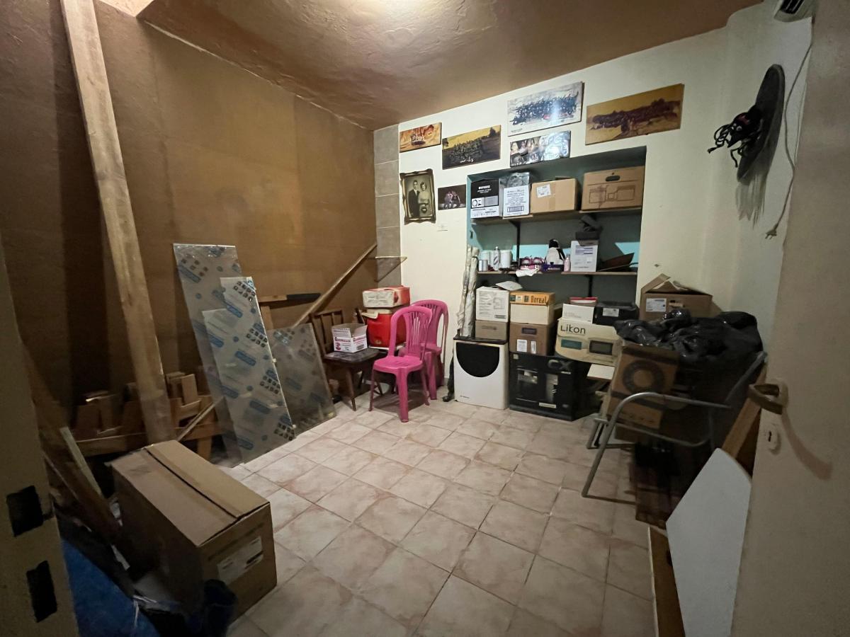 Casa Grande Divida en 3 Dptos. 4