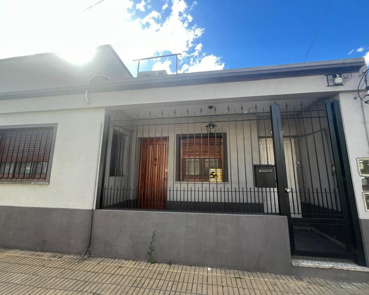 Casa en Ph, 2 plantas, en Lanús. APTA CRÉDITO