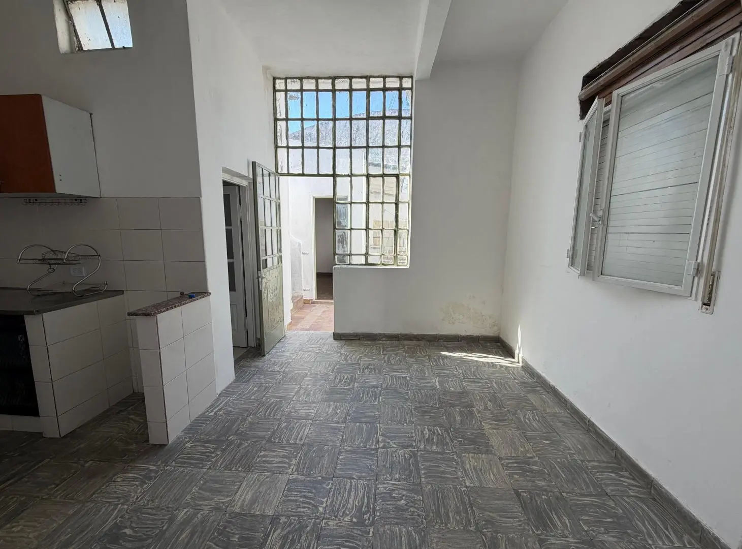 Alquiler 3 amb. Apto vivienda y apto profesional. Lanús Oeste. 2