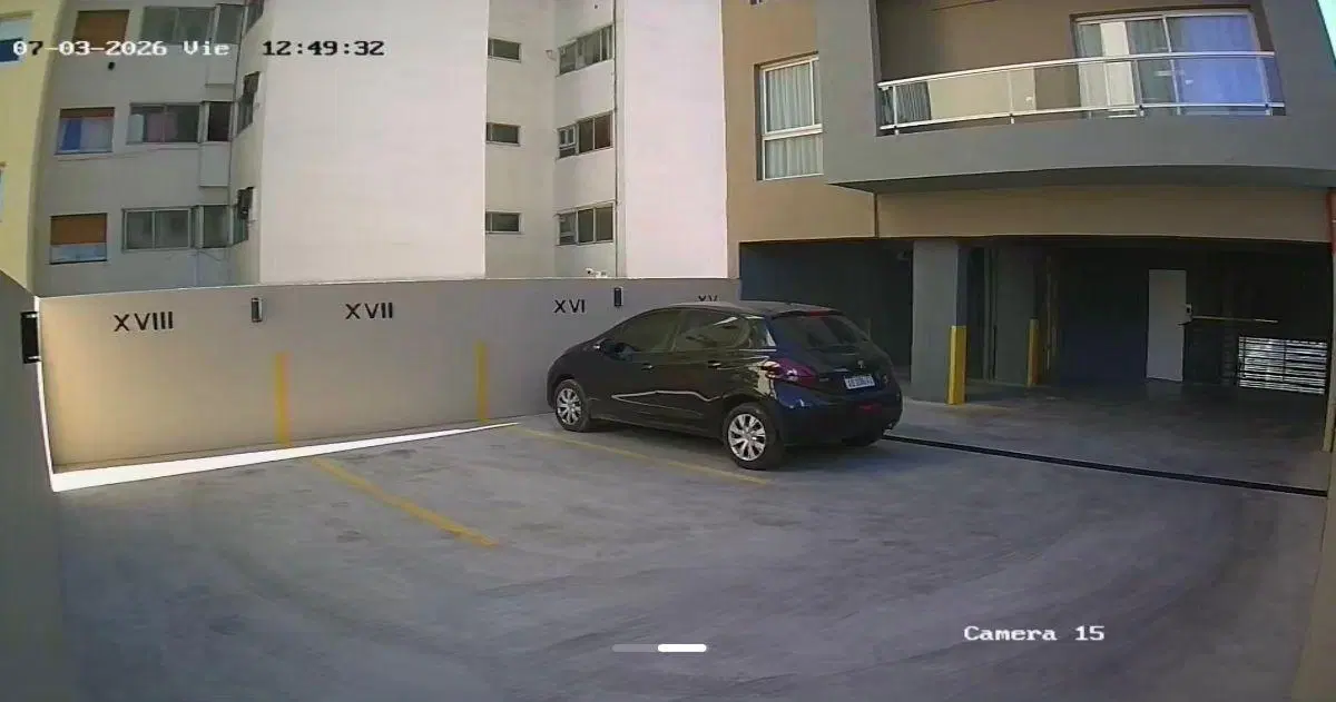 Cochera descubierta en Lanús Oeste 1
