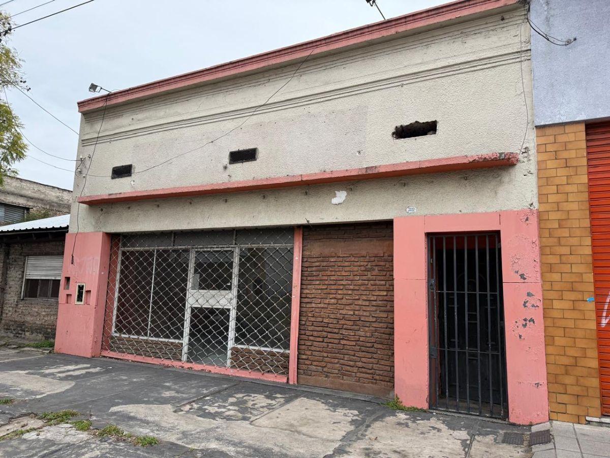 Foto de Taller y Local comercial en el mismo terreno. Lanús Este, imagen 1