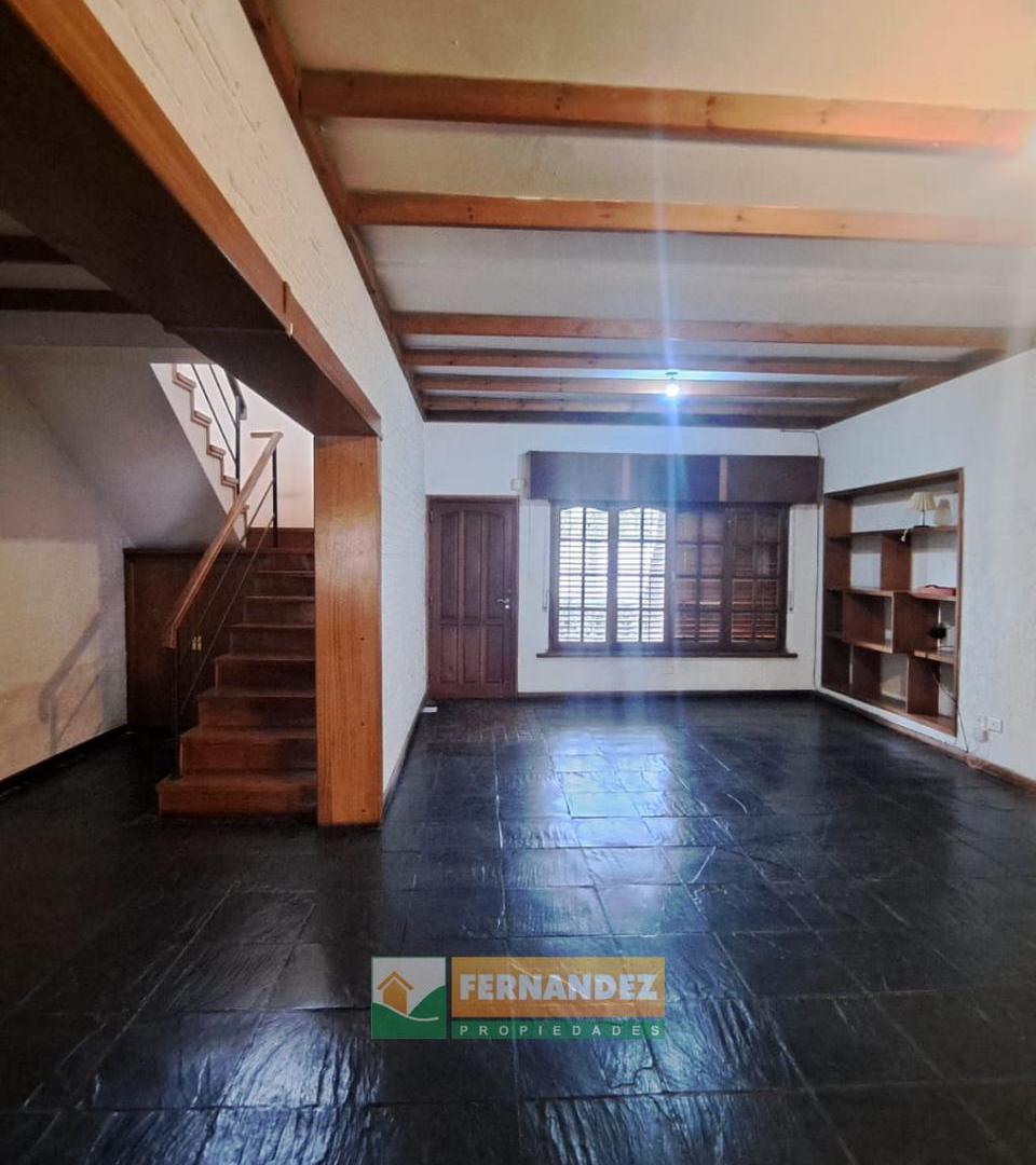 Vende espectacular casa 4 dormitorios, pileta, quincho en zona céntrica Santa Rosa, La Pampa
