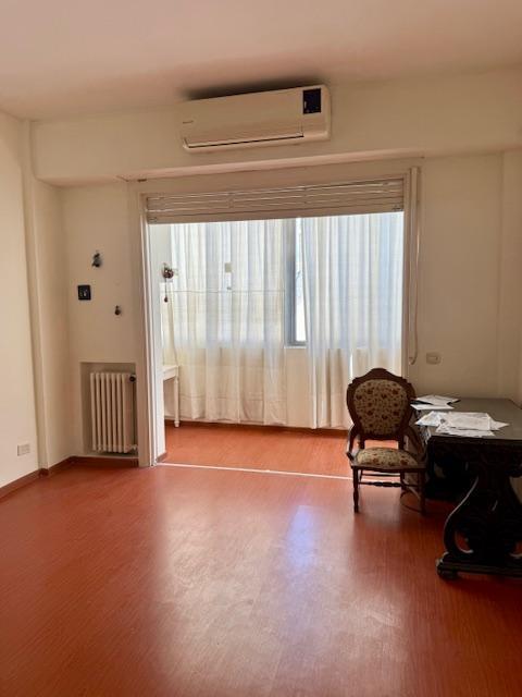 Vende departamento 3 ambientes muy luminoso Balvanera, Once