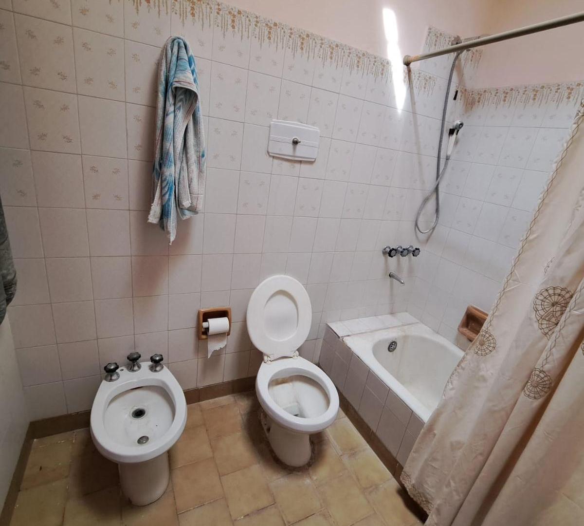 Foto de Vende casa centro Santa Rosa, la pampa, oportunidad a reciclar,, imagen 1