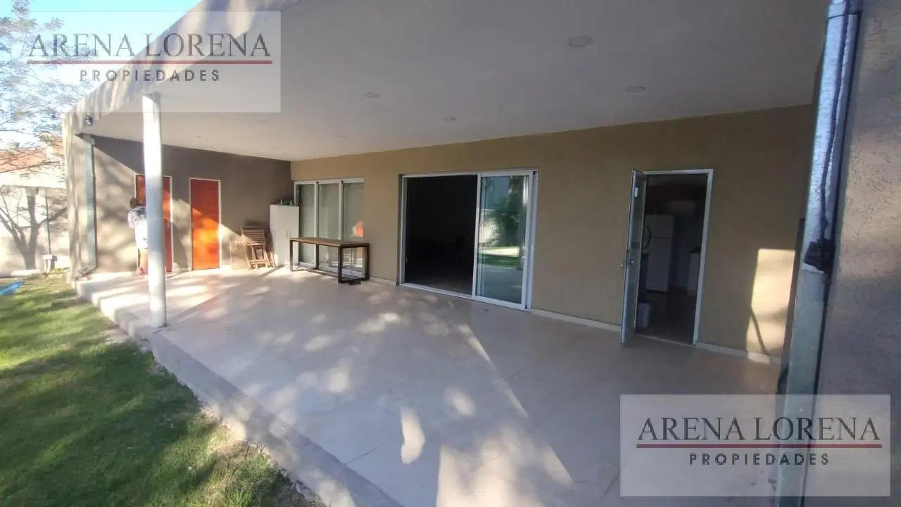 Casa 5 Ambientes a estrenar con piscina Paso del Rey 8