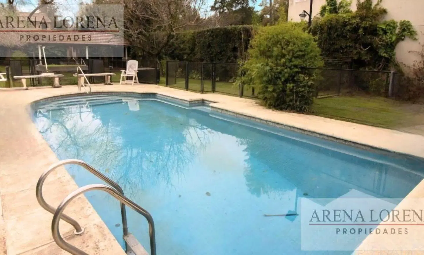 Casa quinta en Venta 5 Ambientes en  Parque Leloir sobre lote 1700 mts 3