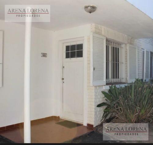 Foto de Casa 3 Dormitorios- Sobre calle Sarmiento- Castelar Norte- B.Ayerza, imagen 4