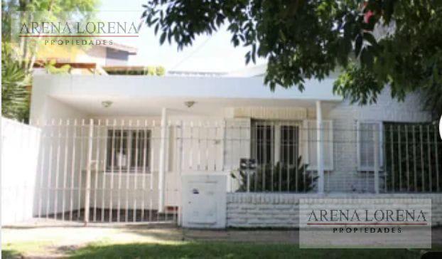 Foto de Casa 3 Dormitorios- Sobre calle Sarmiento- Castelar Norte- B.Ayerza, imagen 1