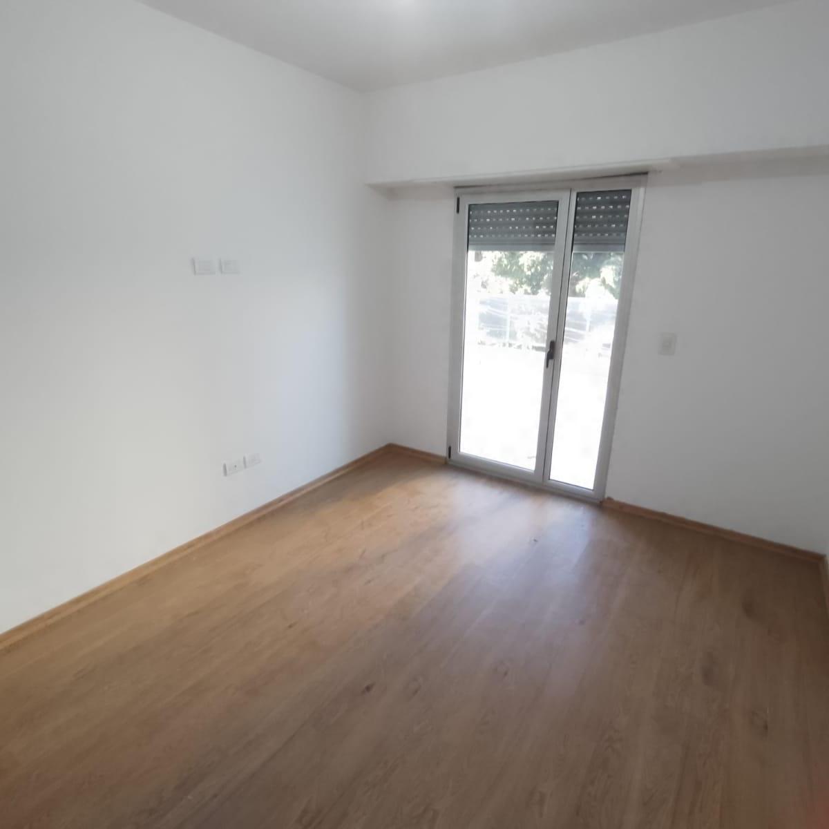 VN - FINANCIACIÓN Venta Departamento 3 Ambientes con Cochera en Edificio de Categoría